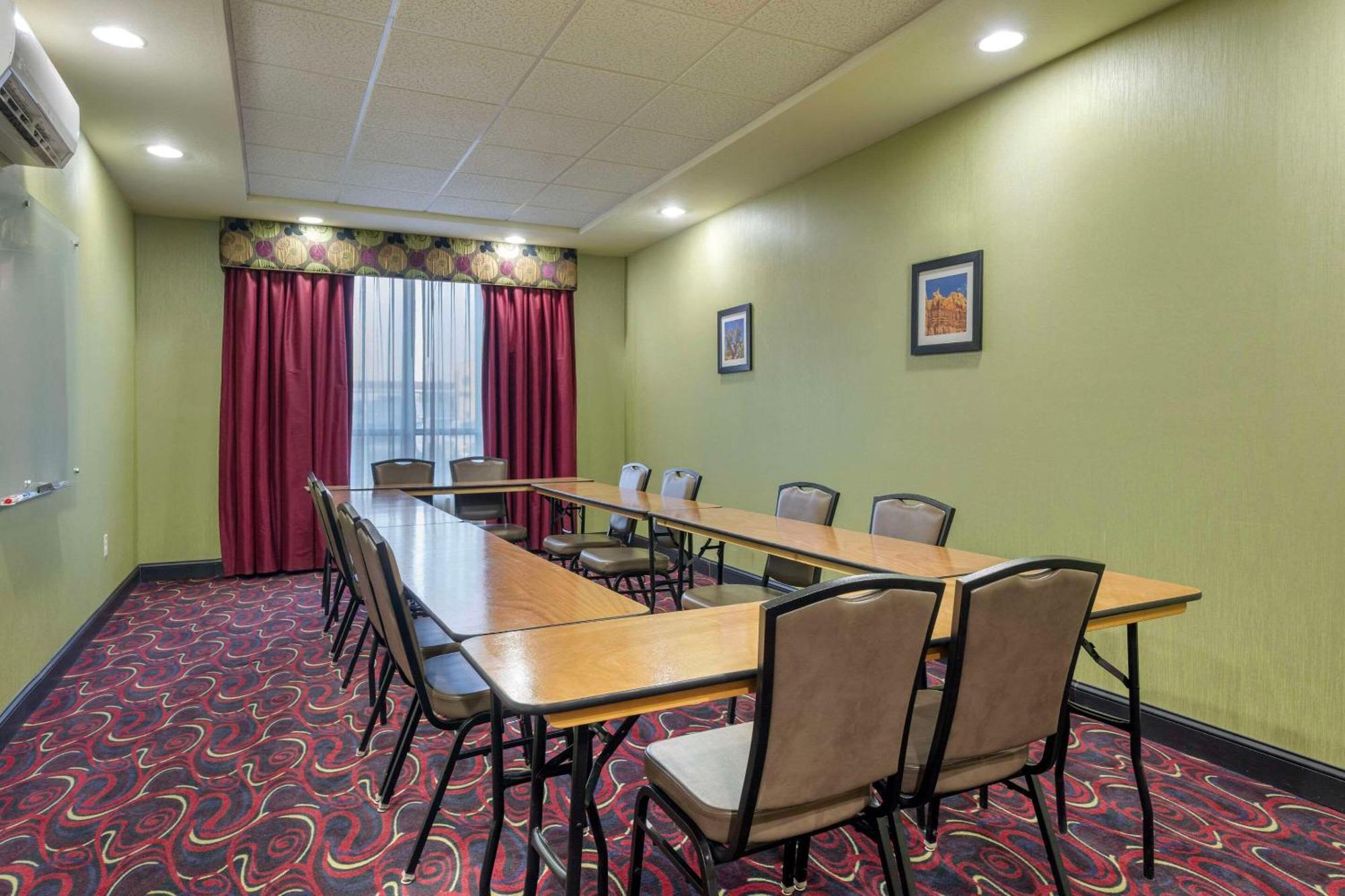 Comfort Inn & Suites Artesia Ngoại thất bức ảnh